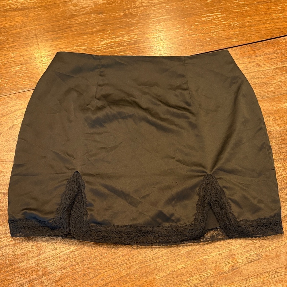 superdown Stretch Satin Mini w/ Lace